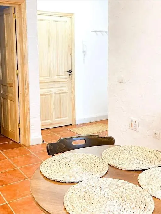 Casa Veronica 1. Piso Entero. Арона